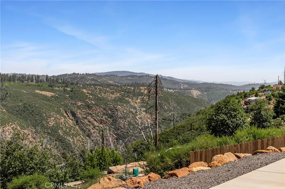 5693 Feather River Place Paradise, CA 95969