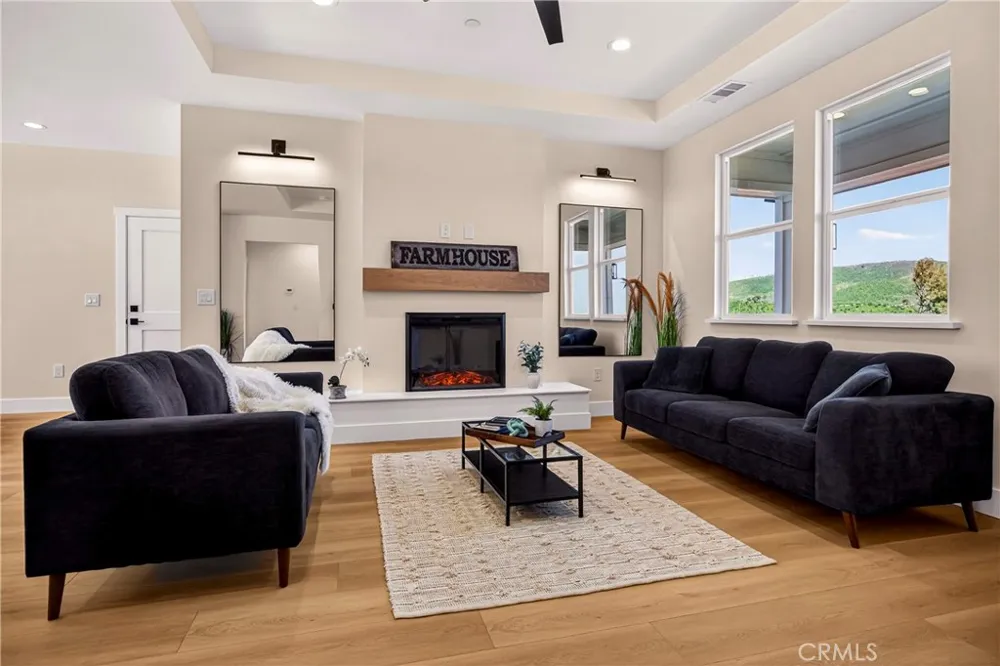 5693 Feather River Place Paradise, CA 95969