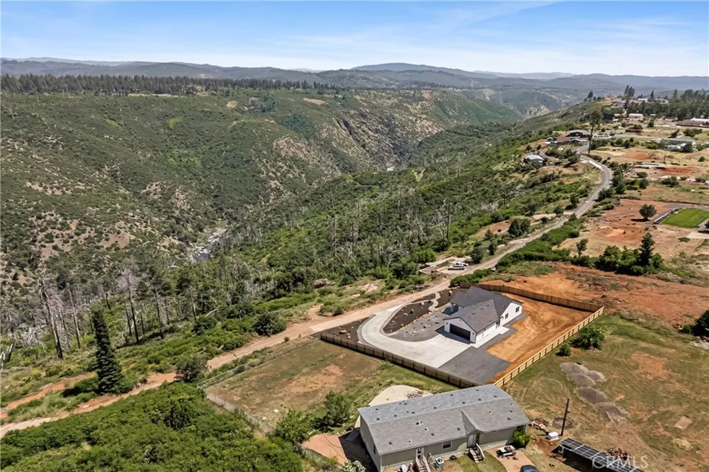 5693 Feather River Place Paradise, CA 95969