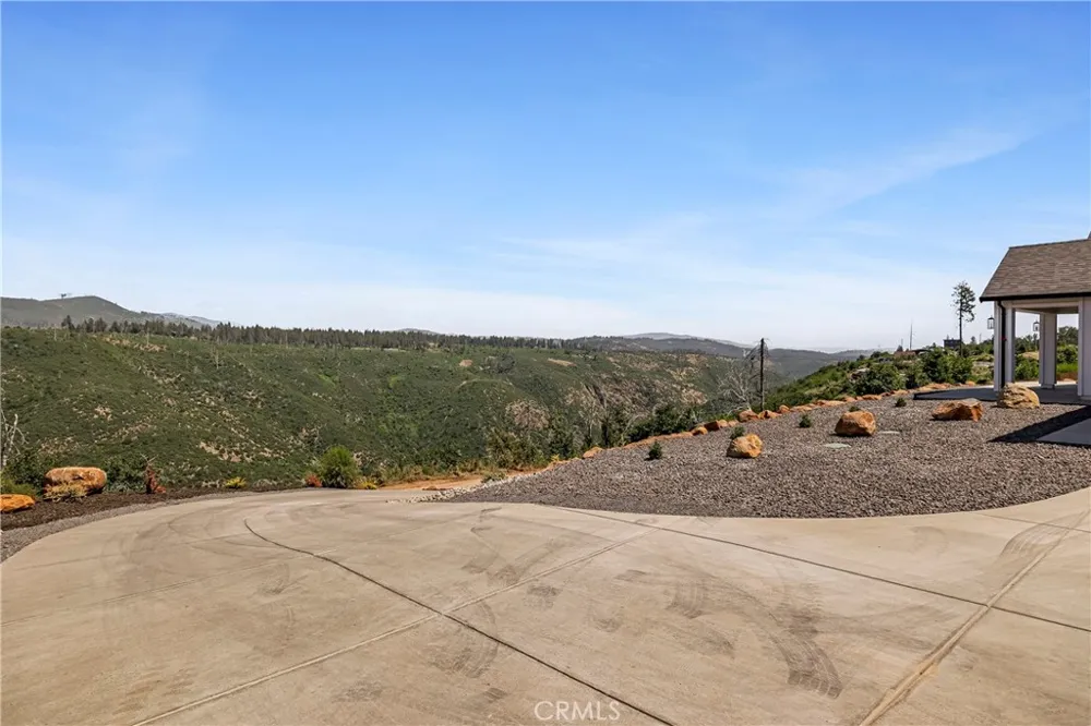 5693 Feather River Place Paradise, CA 95969