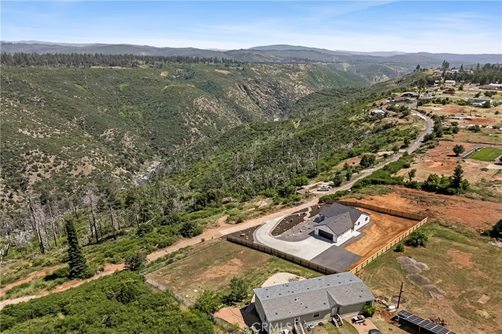 5693 Feather River Place Paradise, CA 95969