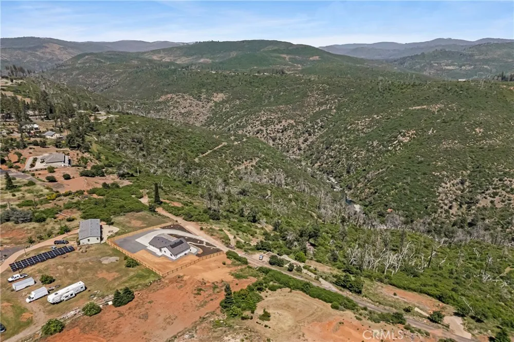 5693 Feather River Place Paradise, CA 95969