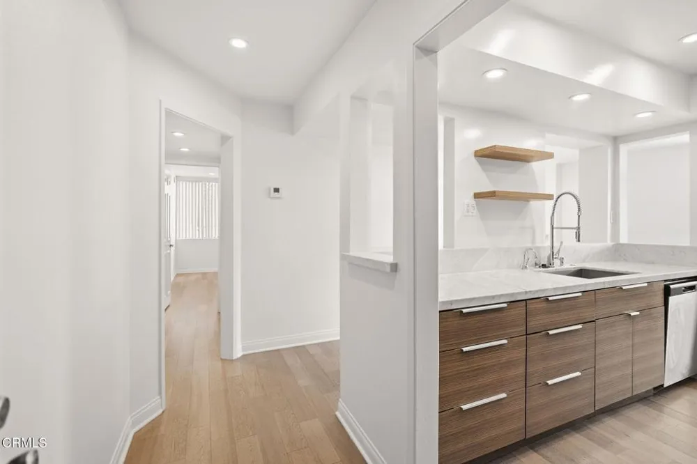 1215 Olive Drive #208 West Hollywood, CA 90069