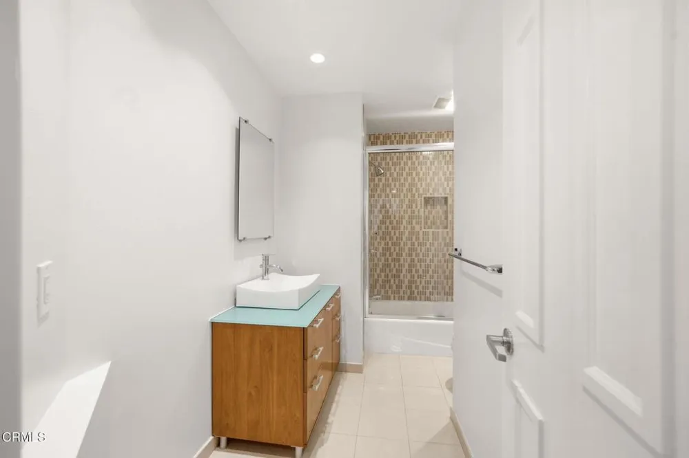 1215 Olive Drive #208 West Hollywood, CA 90069
