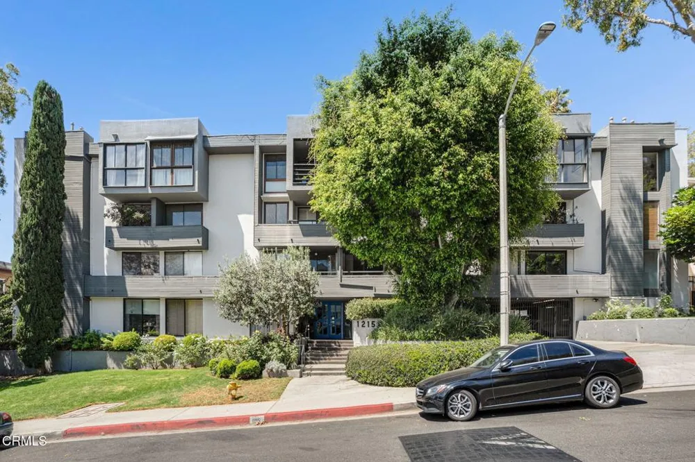 1215 Olive Drive #208 West Hollywood, CA 90069