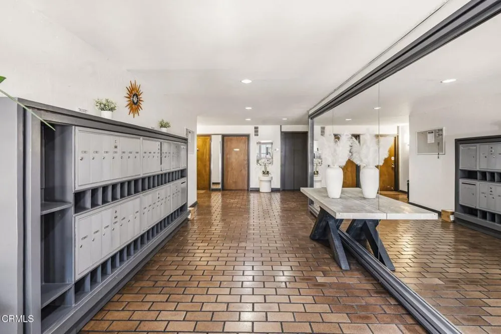 1215 Olive Drive #208 West Hollywood, CA 90069