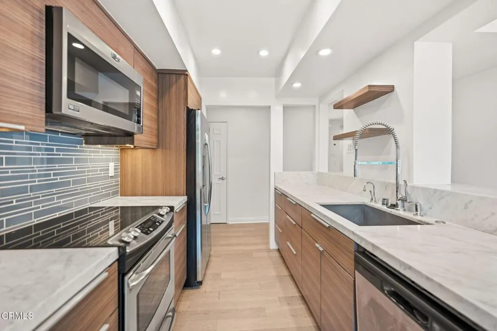 1215 Olive Drive #208 West Hollywood, CA 90069