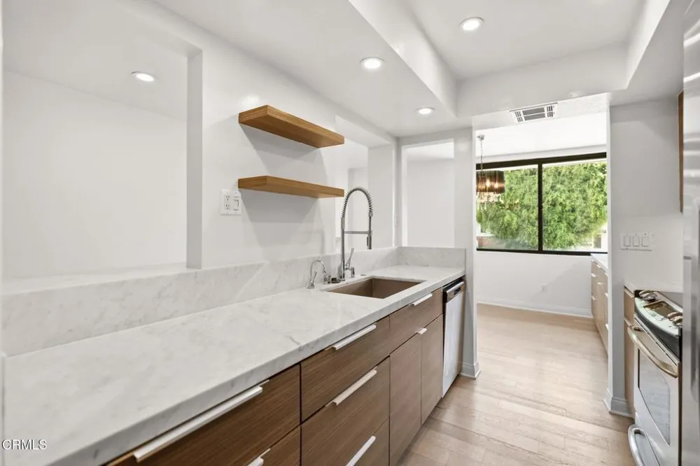 1215 Olive Drive #208 West Hollywood, CA 90069