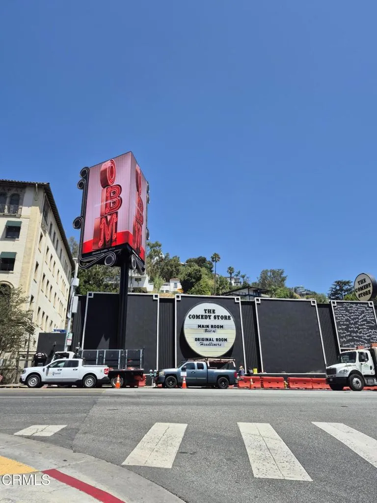 1215 Olive Drive #208 West Hollywood, CA 90069