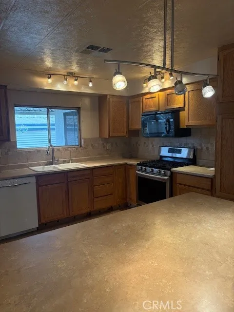 1701 S Thornburg #119 Santa Maria, CA 93458