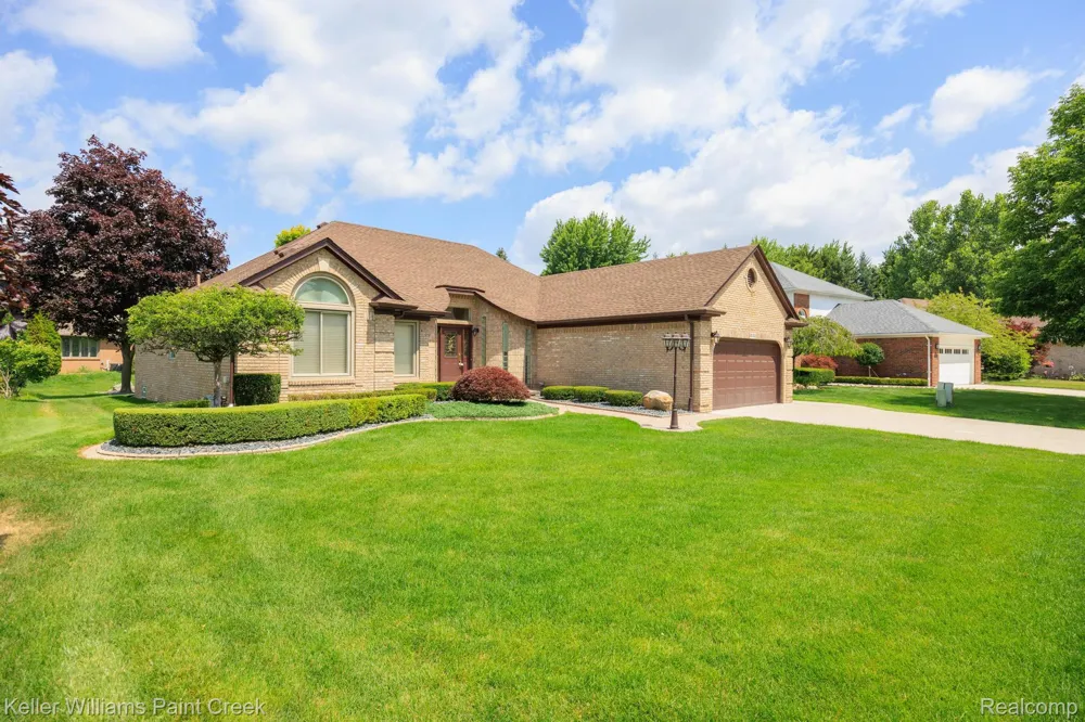 15053 Hillcrest Lane Shelby Charter Township, MI 48315