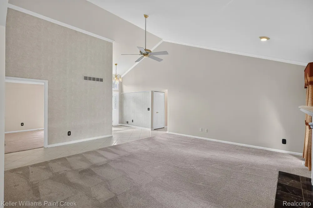 15053 Hillcrest Lane Shelby Charter Township, MI 48315