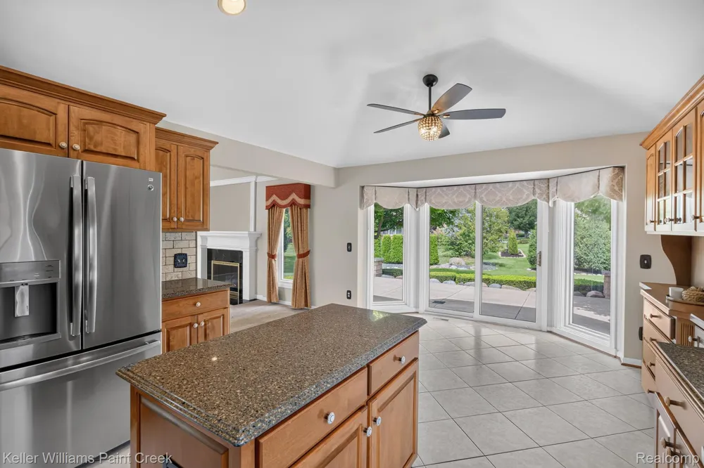 15053 Hillcrest Lane Shelby Charter Township, MI 48315