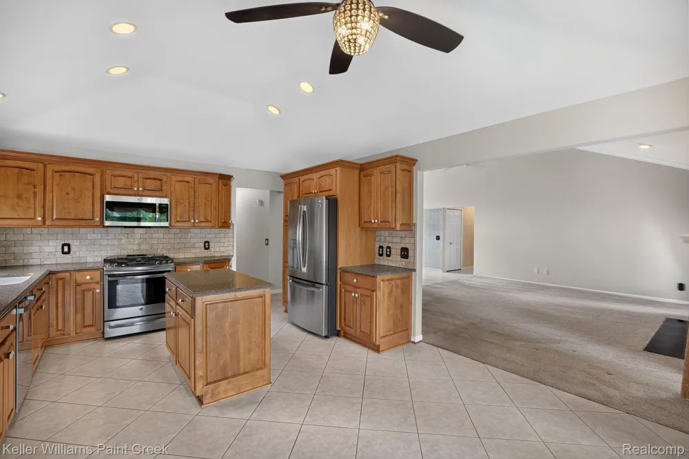 15053 Hillcrest Lane Shelby Charter Township, MI 48315