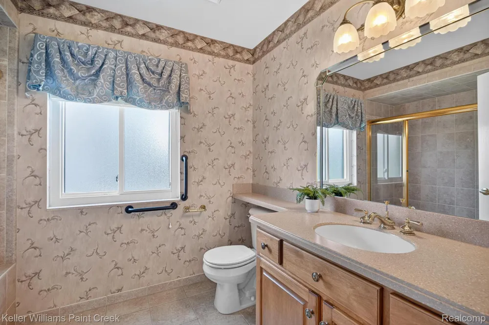 15053 Hillcrest Lane Shelby Charter Township, MI 48315