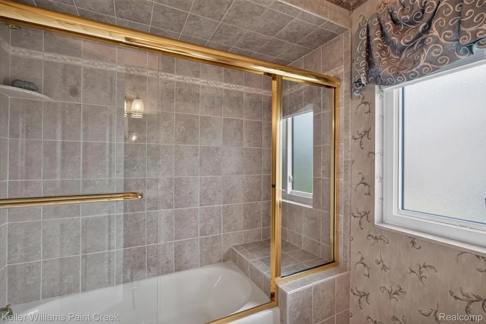 15053 Hillcrest Lane Shelby Charter Township, MI 48315