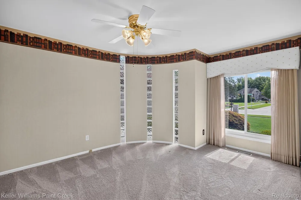 15053 Hillcrest Lane Shelby Charter Township, MI 48315