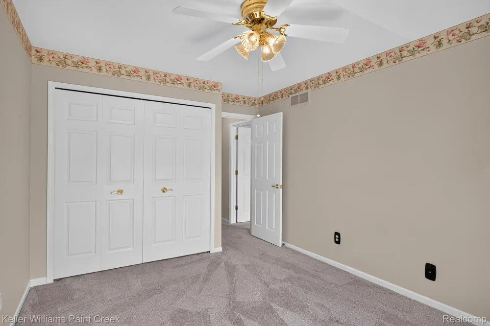15053 Hillcrest Lane Shelby Charter Township, MI 48315