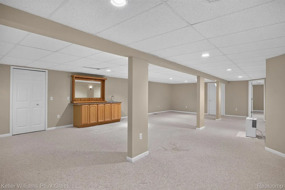 15053 Hillcrest Lane Shelby Charter Township, MI 48315