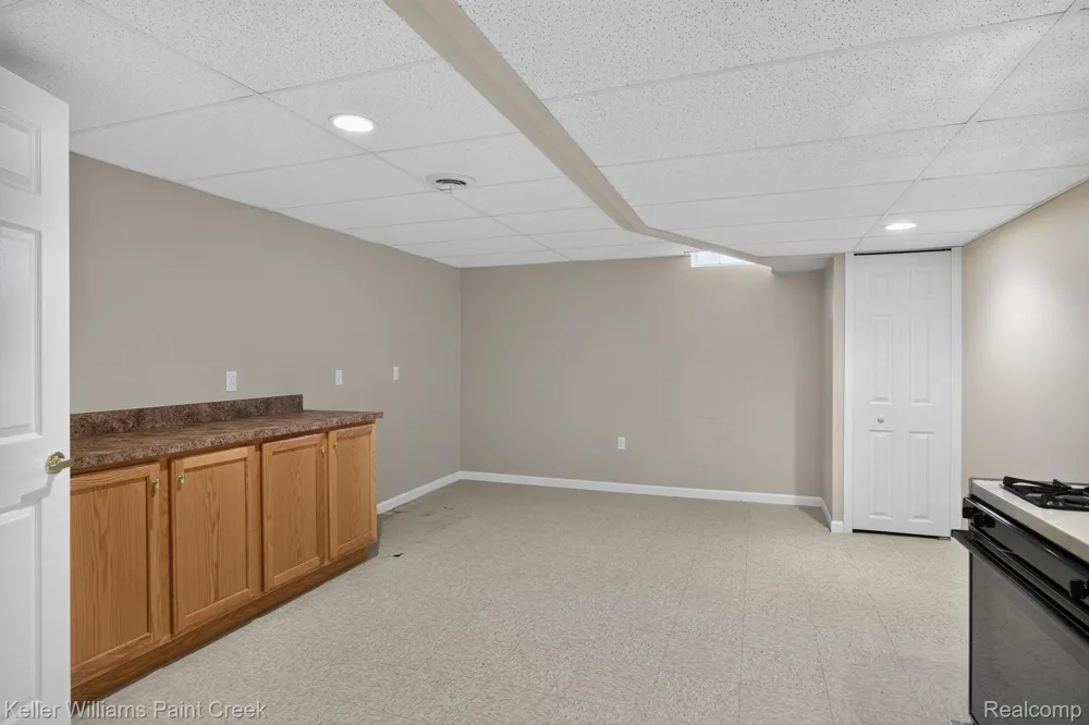 15053 Hillcrest Lane Shelby Charter Township, MI 48315