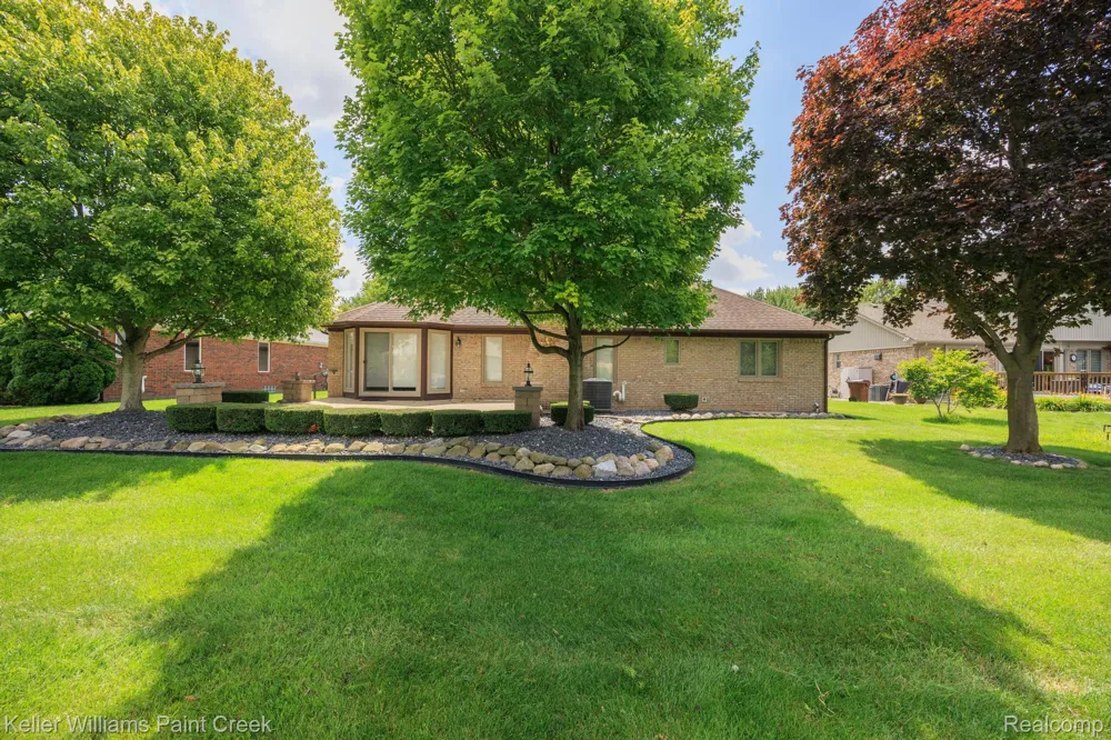 15053 Hillcrest Lane Shelby Charter Township, MI 48315