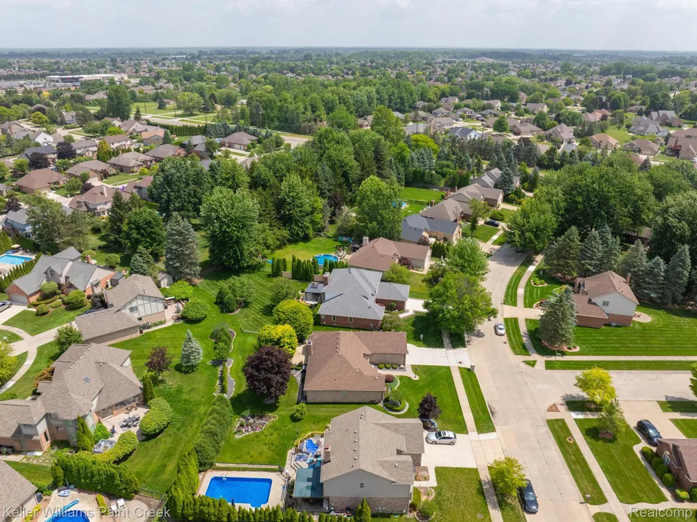 15053 Hillcrest Lane Shelby Charter Township, MI 48315