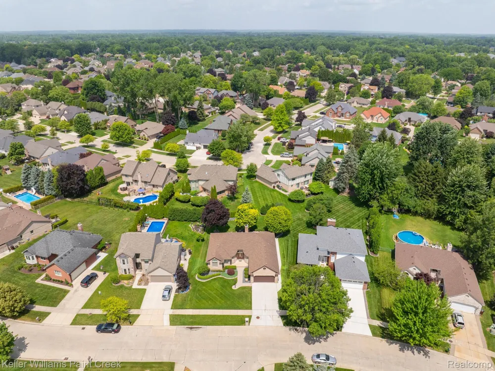 15053 Hillcrest Lane Shelby Charter Township, MI 48315