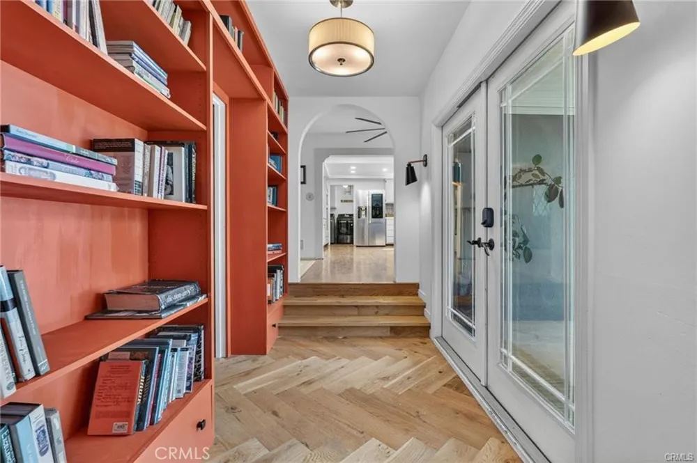 17061 Parthenia St Sherwood Forest, CA 91325