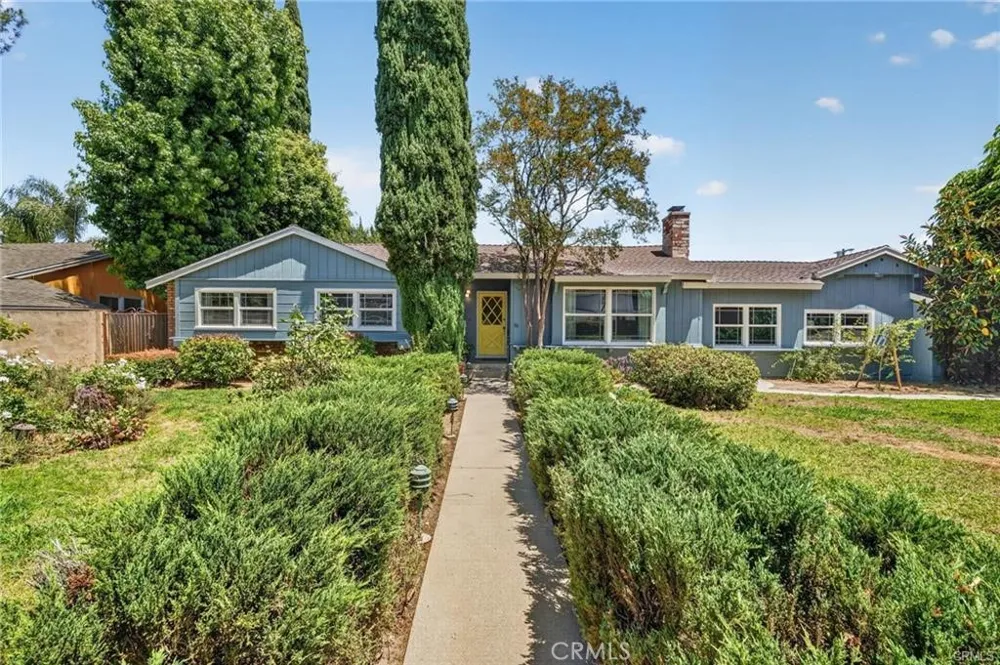 17061 Parthenia St Sherwood Forest, CA 91325