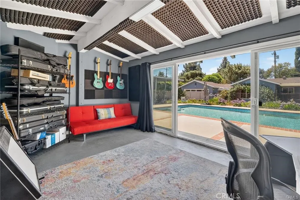 17061 Parthenia St Sherwood Forest, CA 91325