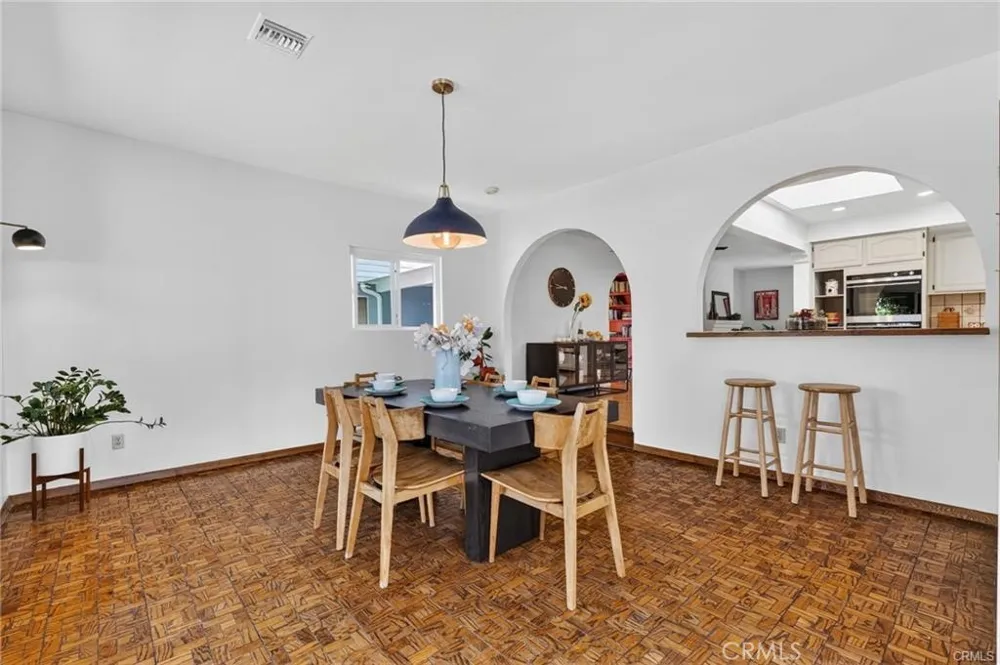 17061 Parthenia St Sherwood Forest, CA 91325
