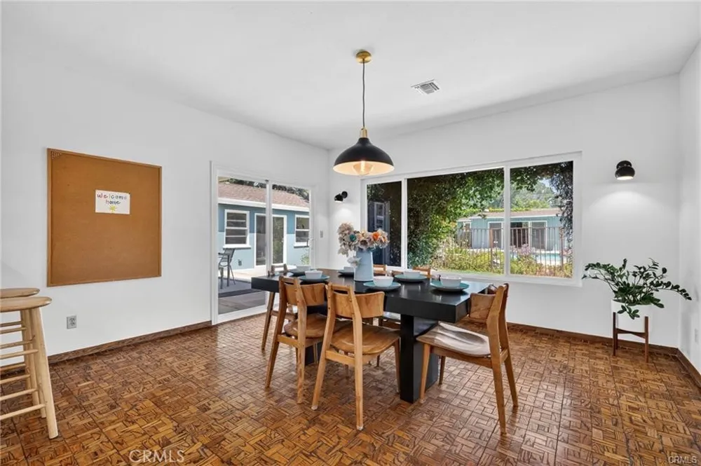 17061 Parthenia St Sherwood Forest, CA 91325