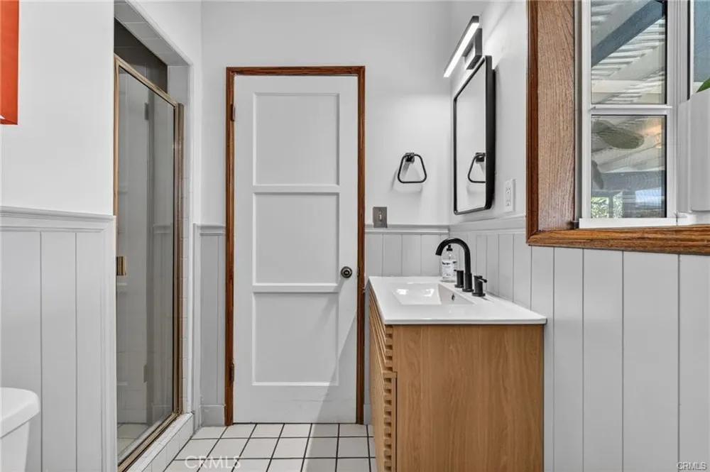 17061 Parthenia St Sherwood Forest, CA 91325