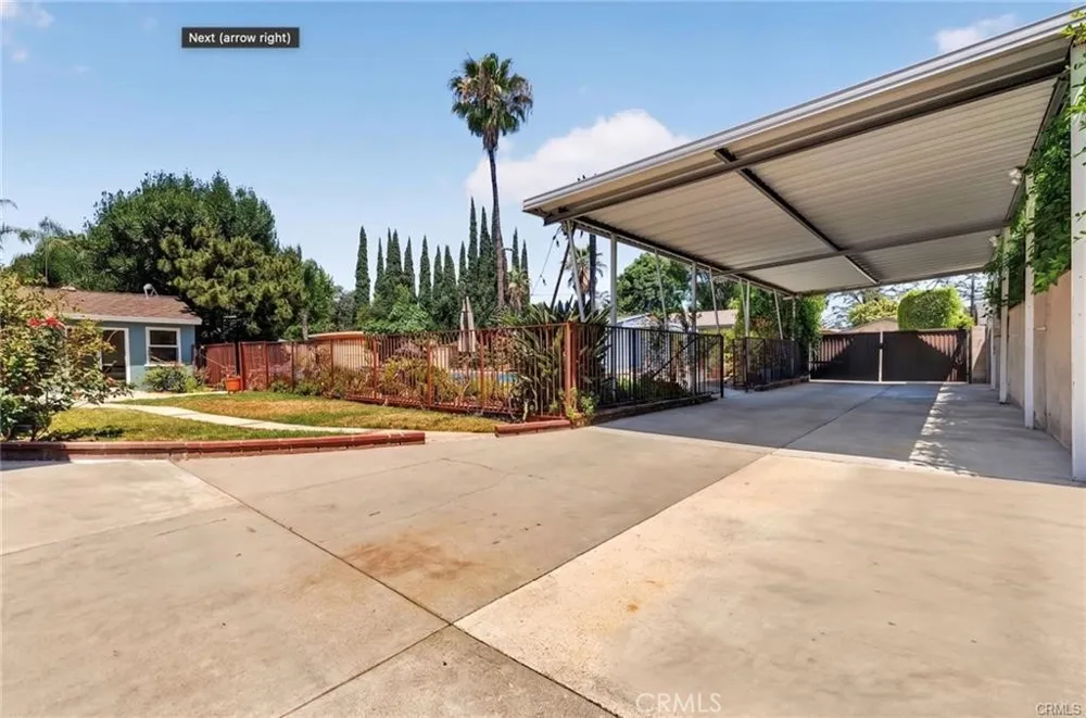 17061 Parthenia St Sherwood Forest, CA 91325