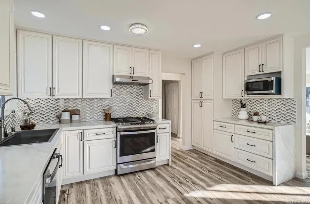 6873 Airoso Avenue Del Cerro, CA 92120