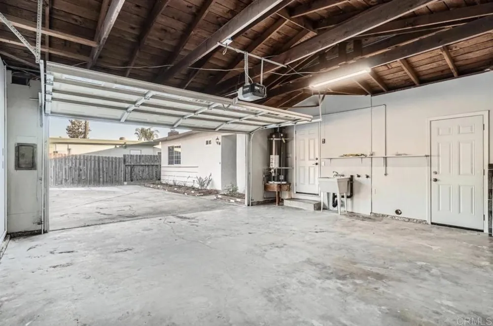 6873 Airoso Avenue Del Cerro, CA 92120