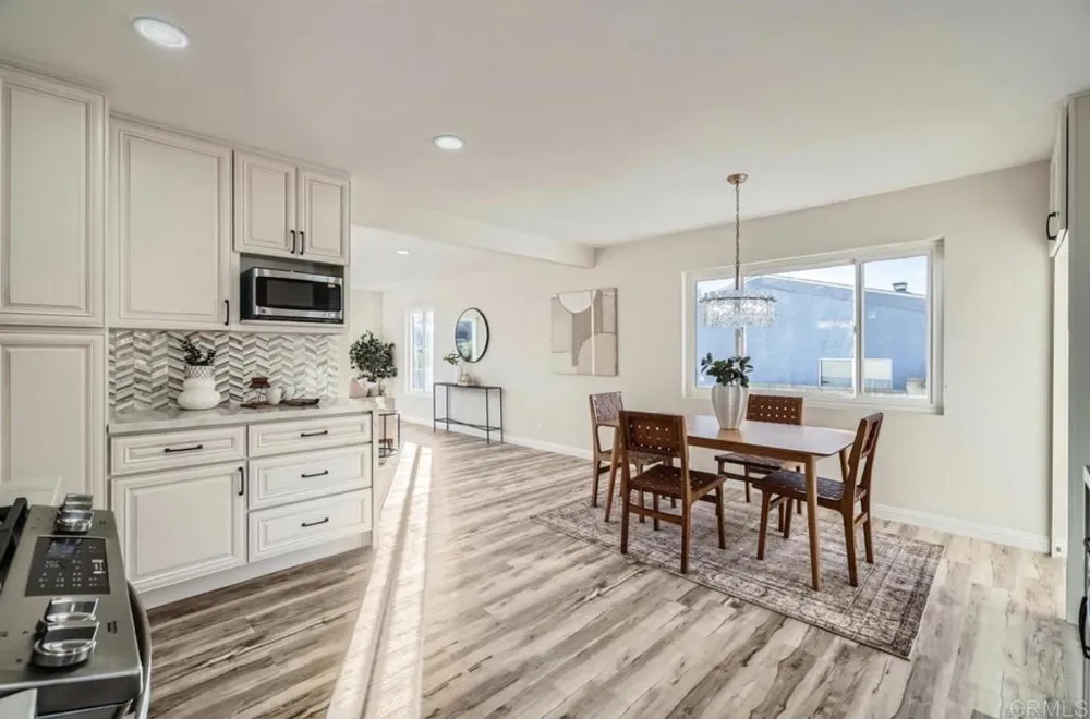 6873 Airoso Avenue Del Cerro, CA 92120