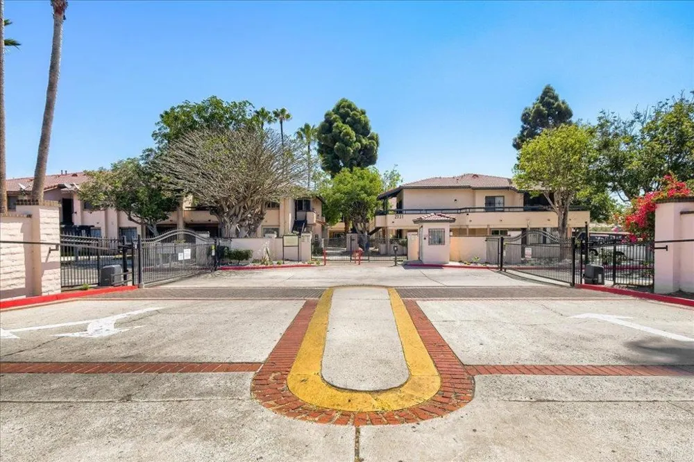 883 W San Ysidro Boulevard #10 San Ysidro, CA 92173