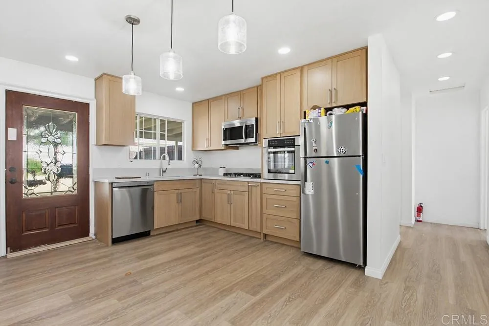 9462 Doheny Road Santee, CA 92071