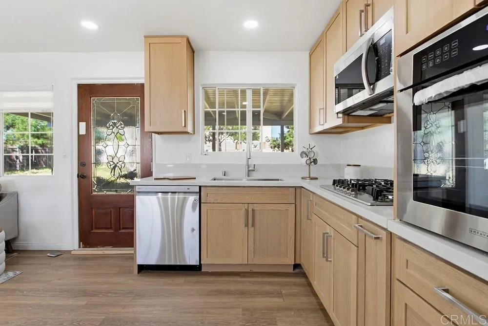 9462 Doheny Road Santee, CA 92071