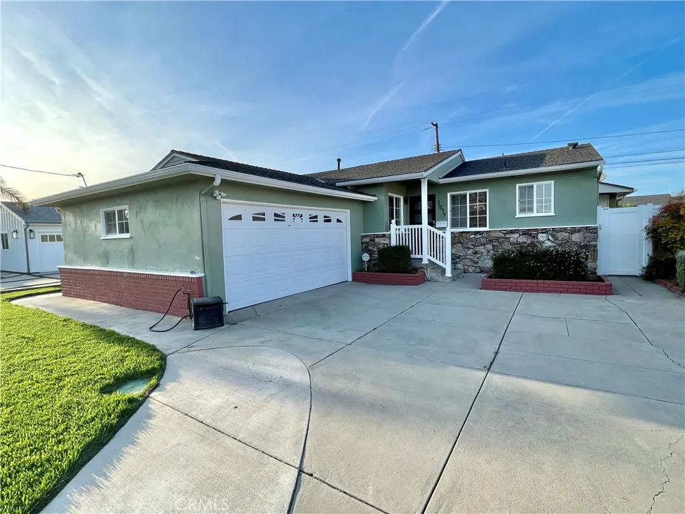 2049 W 185th Street Torrance, CA 90504