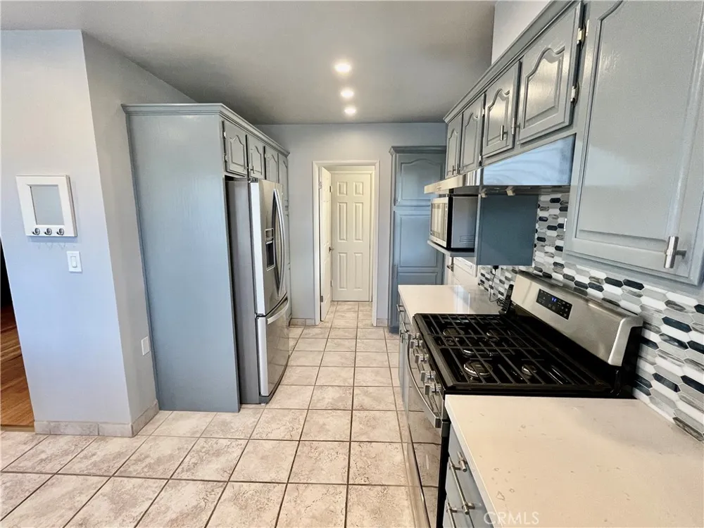 2049 W 185th Street Torrance, CA 90504