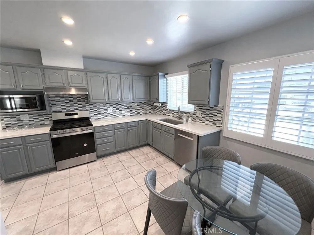 2049 W 185th Street Torrance, CA 90504