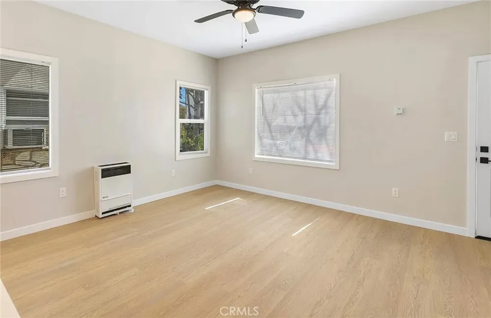 1237 E 1st #8 Long Beach, CA 90802
