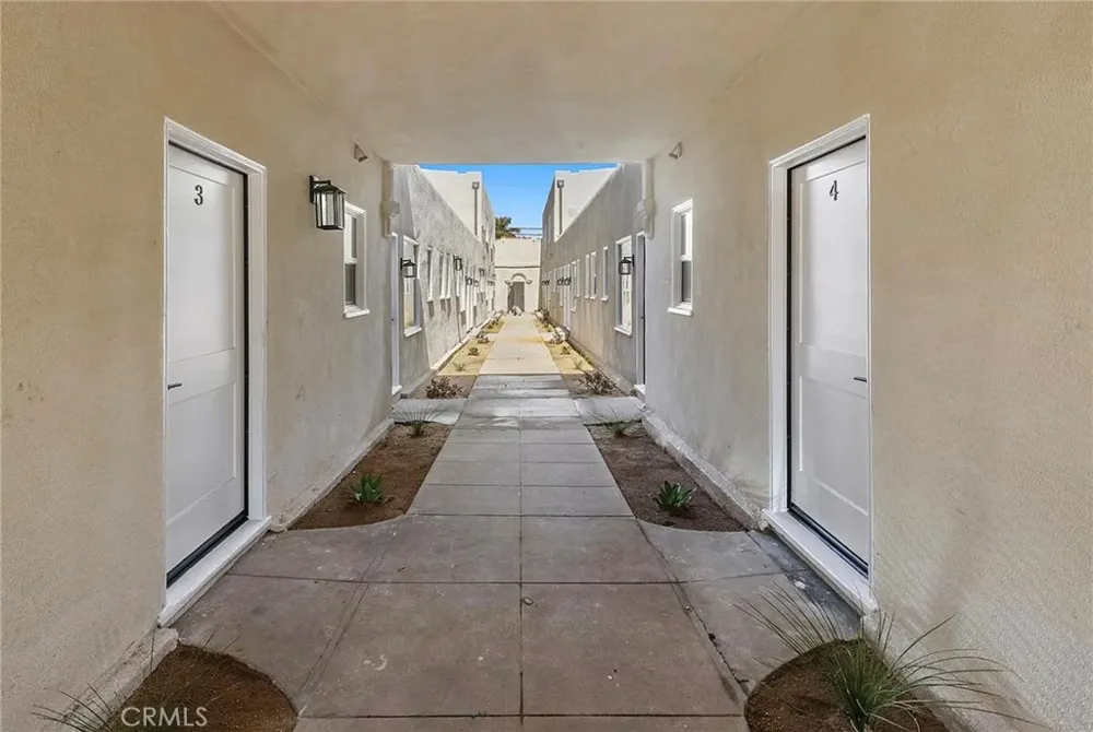 1237 E 1st #8 Long Beach, CA 90802