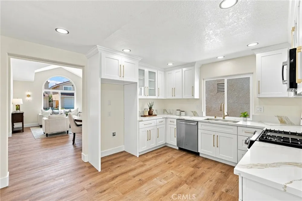 30062 Topsail Laguna Niguel, CA 92677