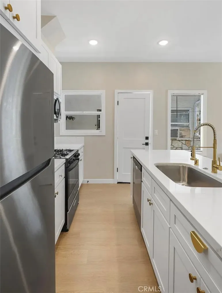 1237 E 1st #1 Long Beach, CA 90802