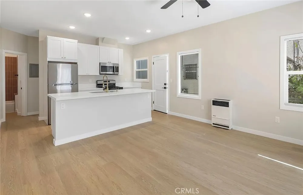1237 E 1st #1 Long Beach, CA 90802