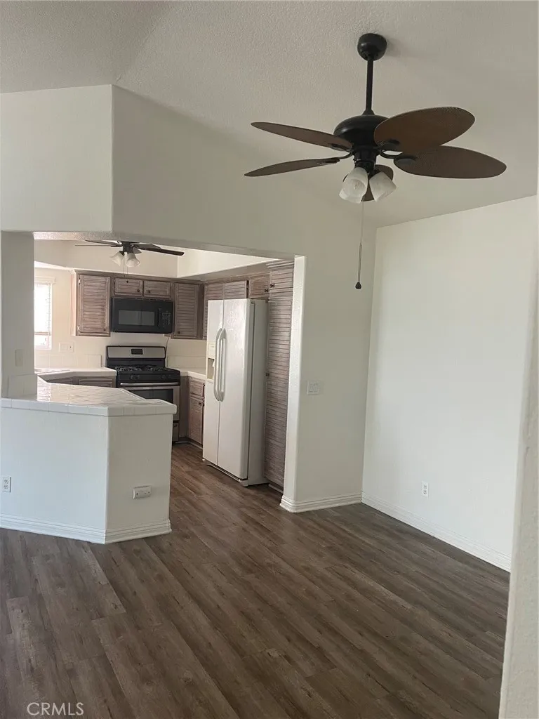 8212 E Oak Ridge Anaheim Hills, CA 92808