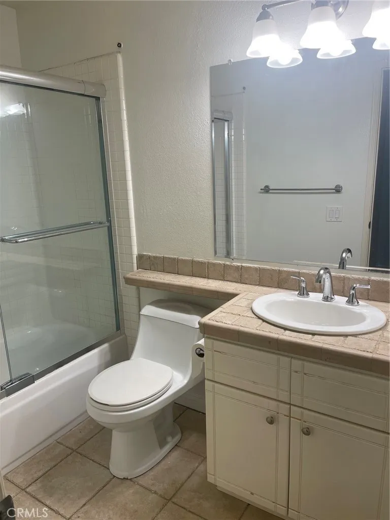 8212 E Oak Ridge Anaheim Hills, CA 92808